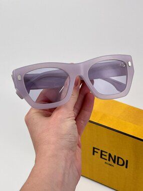 Fendi FE40100I 81Y Women’s Sunglasses – Violet Lilac Square NEW AUTHENTIC